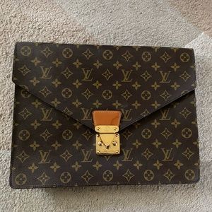 Louis Vuitton portfolio case
